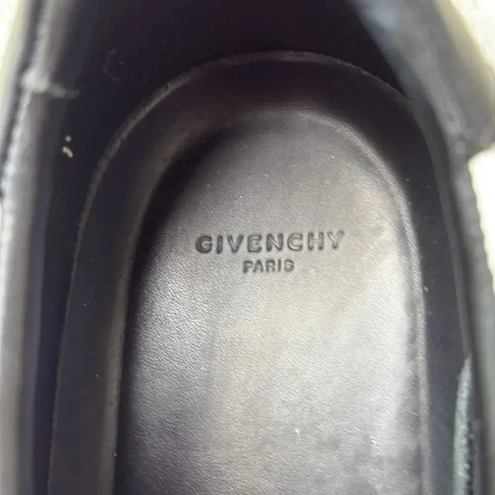 Givenchy please look